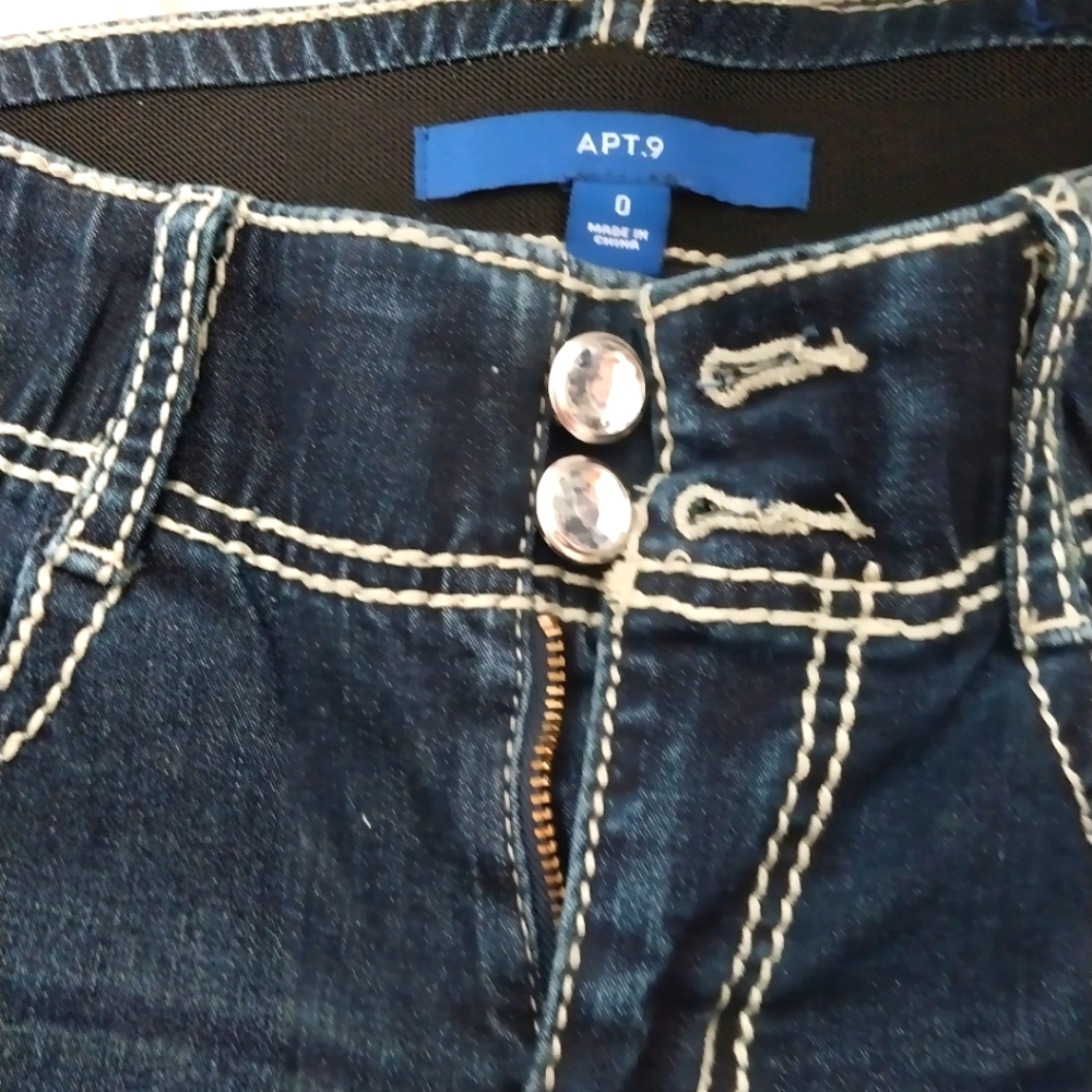 Brand  New Apartment  9 Jeans